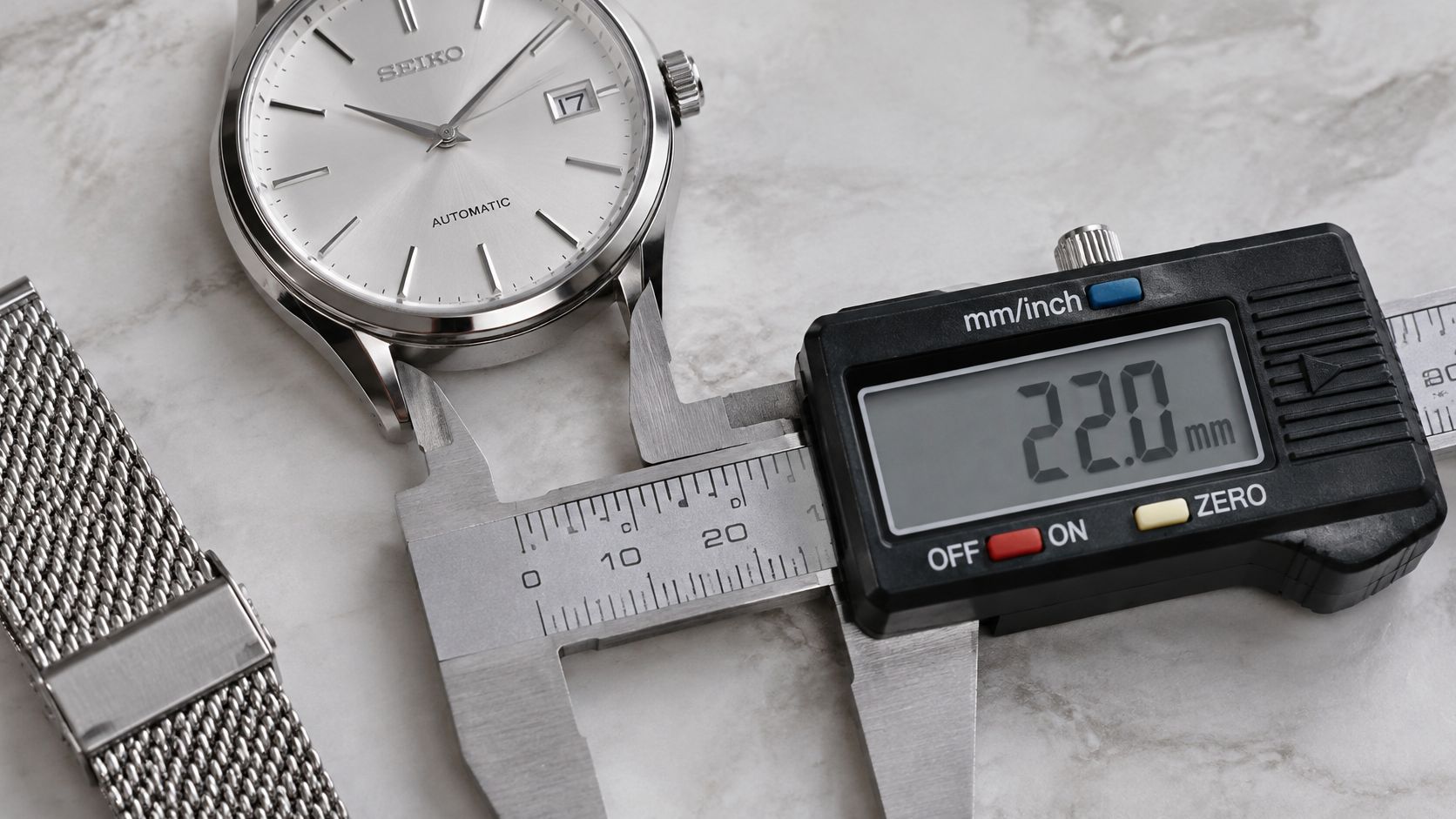Image of Stainless Steel Watch Band 22mm: How to Confirm the Fit