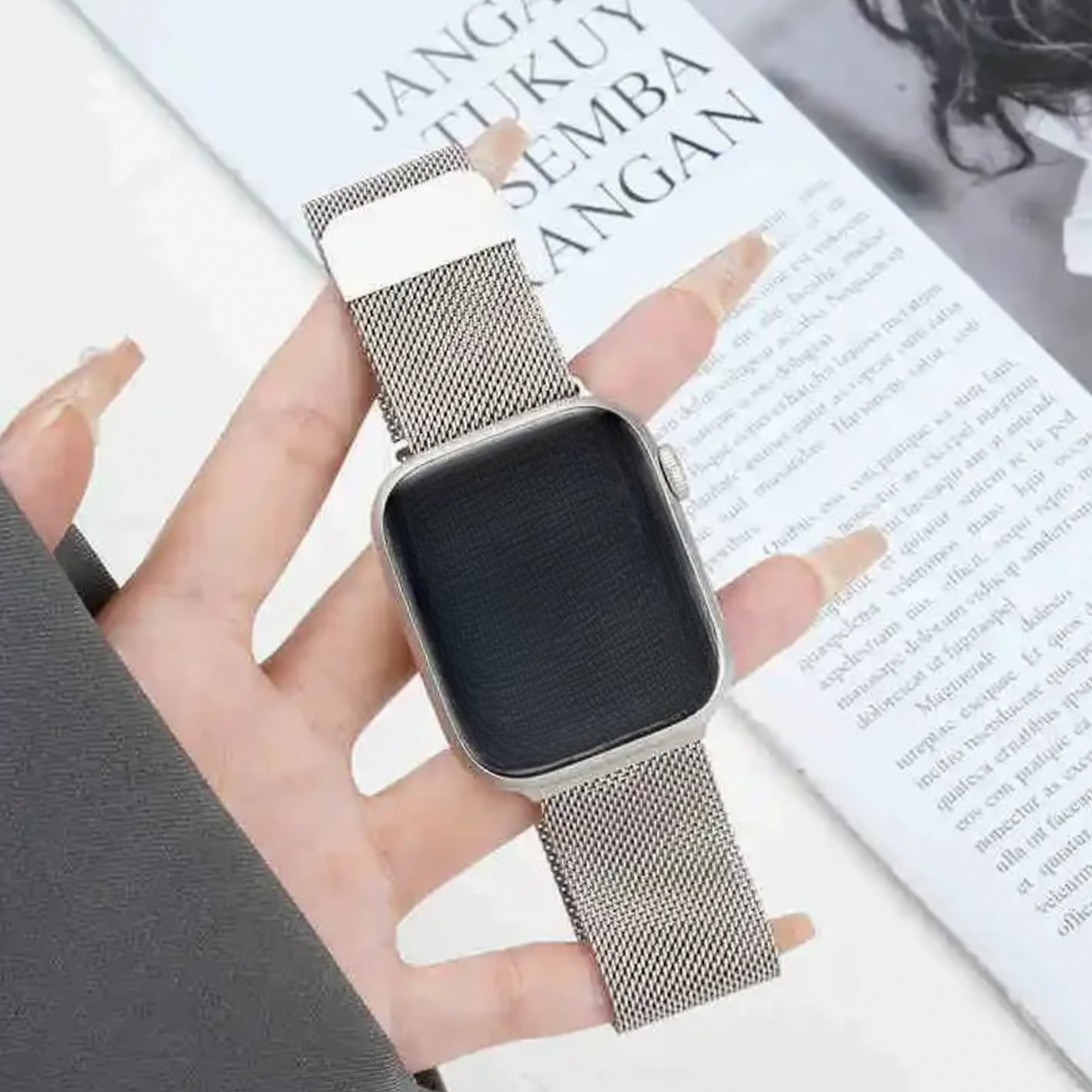 Vayra — Magnetic Milanese (Black) — Apple Watch