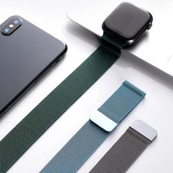 Image of Vayra — Magnetic Milanese (Black) — Apple Watch