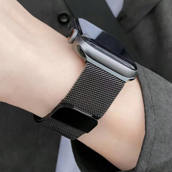 Image of Vayra — Magnetic Milanese (Black) — Apple Watch