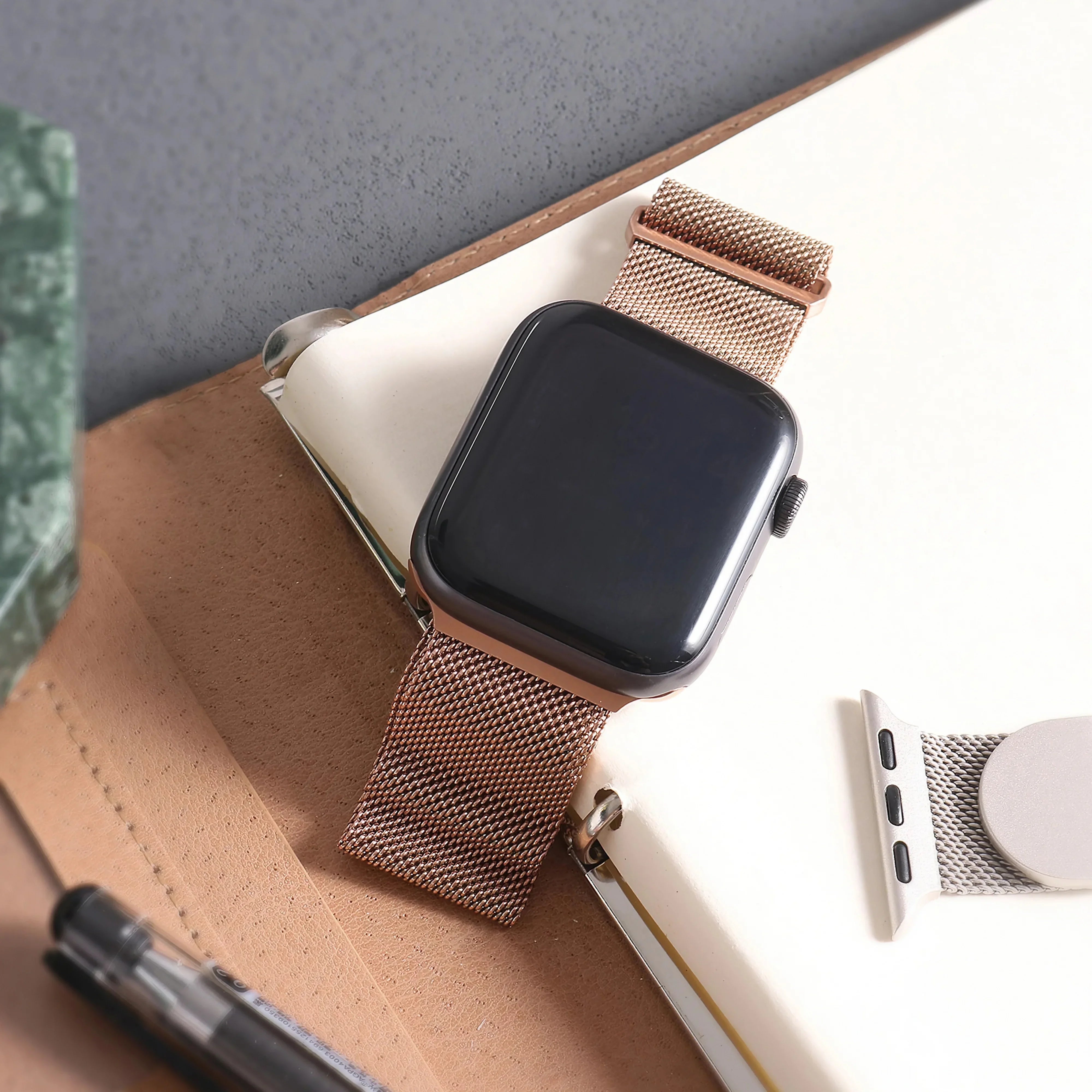 Lunor — Magnetic Milanese (Rose Gold) — Apple Watch - Nothing but Bands