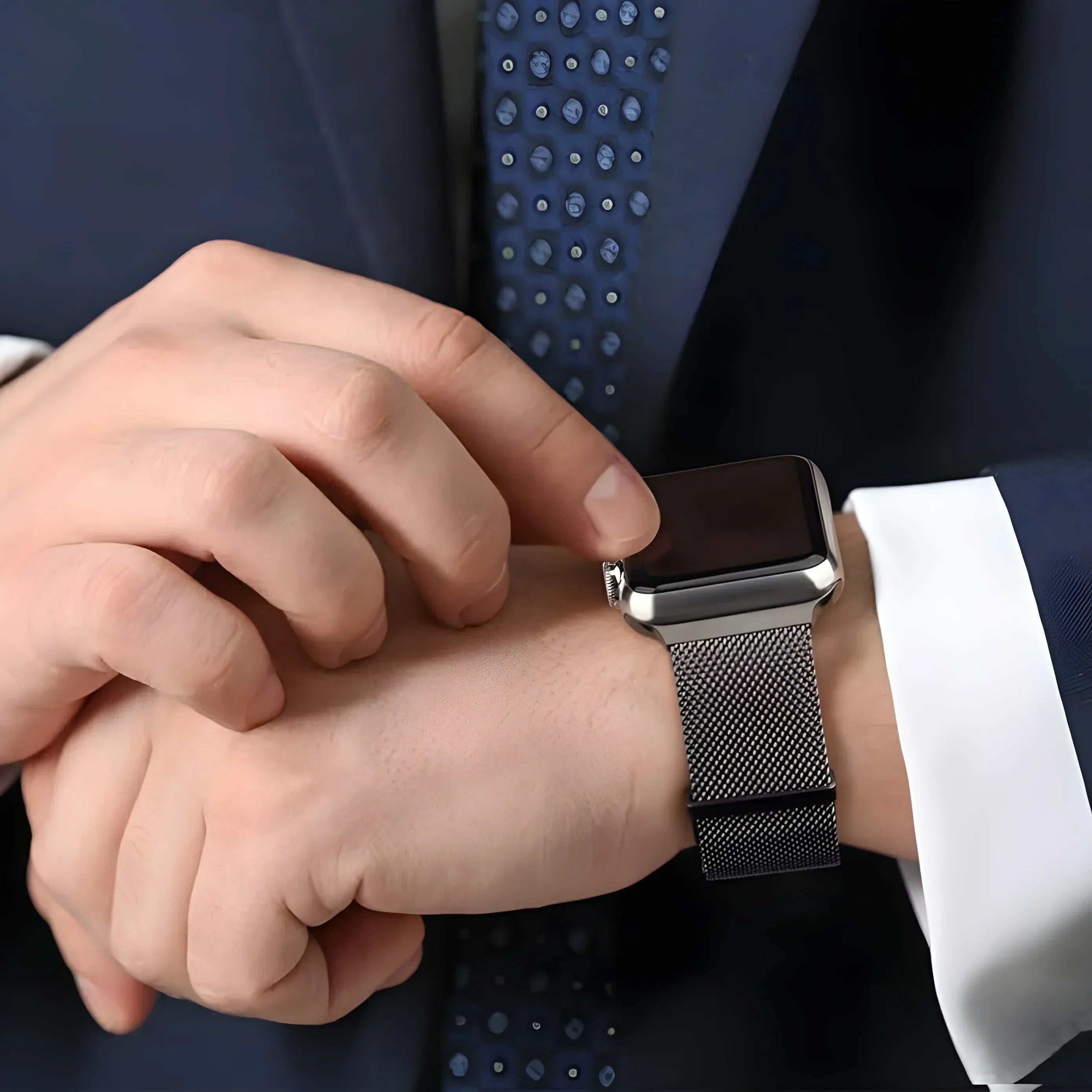 Lunor — Magnetic Milanese (Rose Gold) — Apple Watch - Nothing but Bands