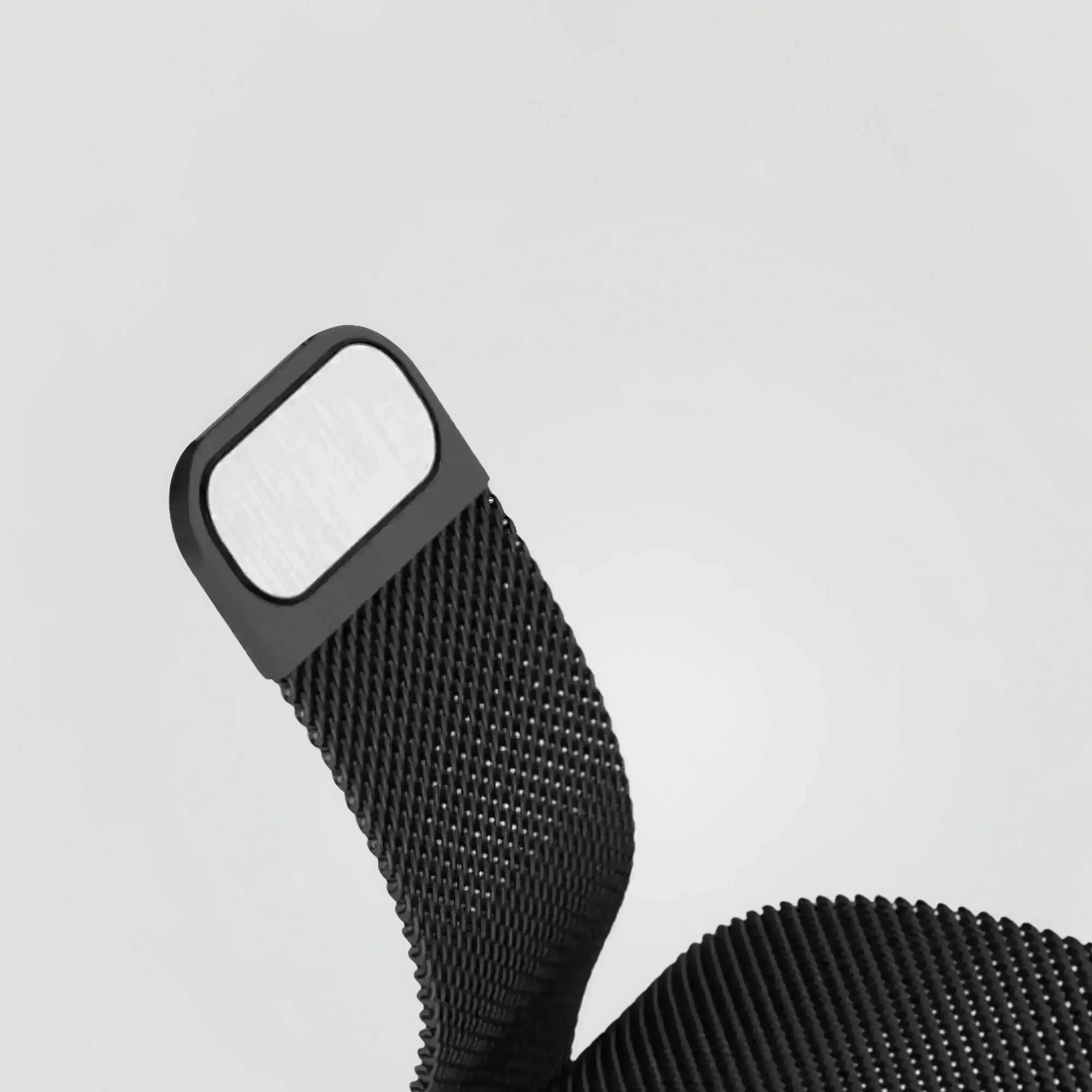 Image of Lurea — Magnetic Milanese — Fitbit Charge 3/4