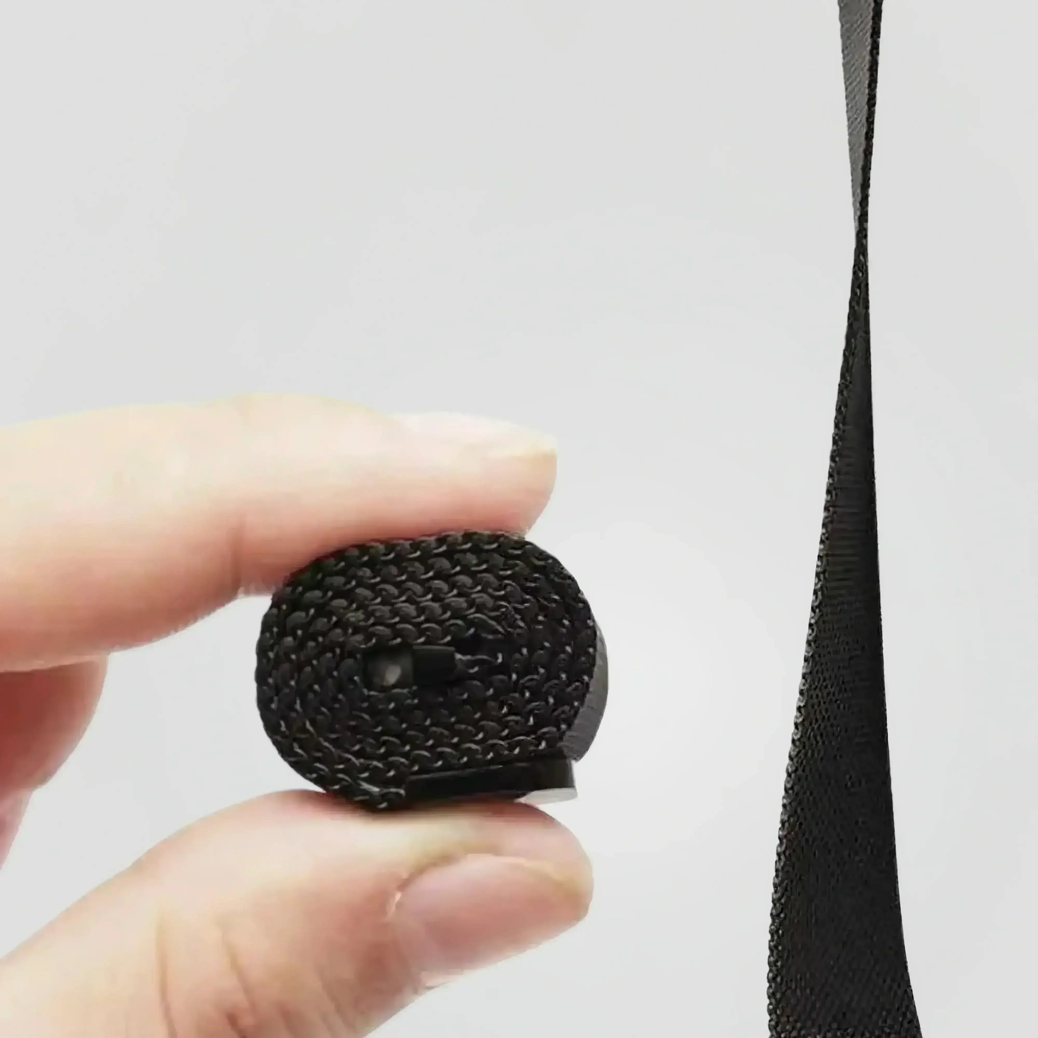 Image of Lurea — Magnetic Milanese — Fitbit Charge 3/4