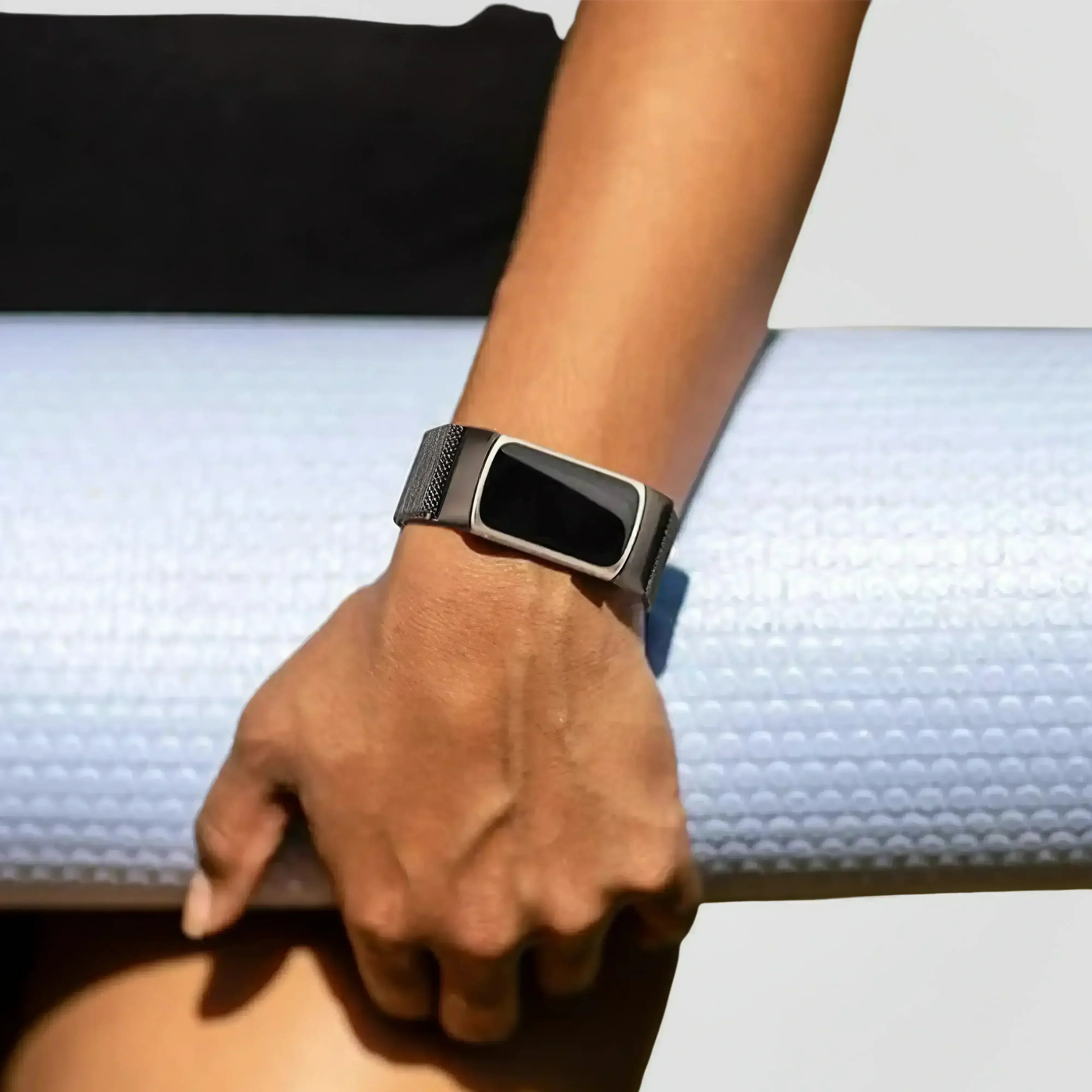 Image of Lurea — Magnetic Milanese — Fitbit Charge 3/4