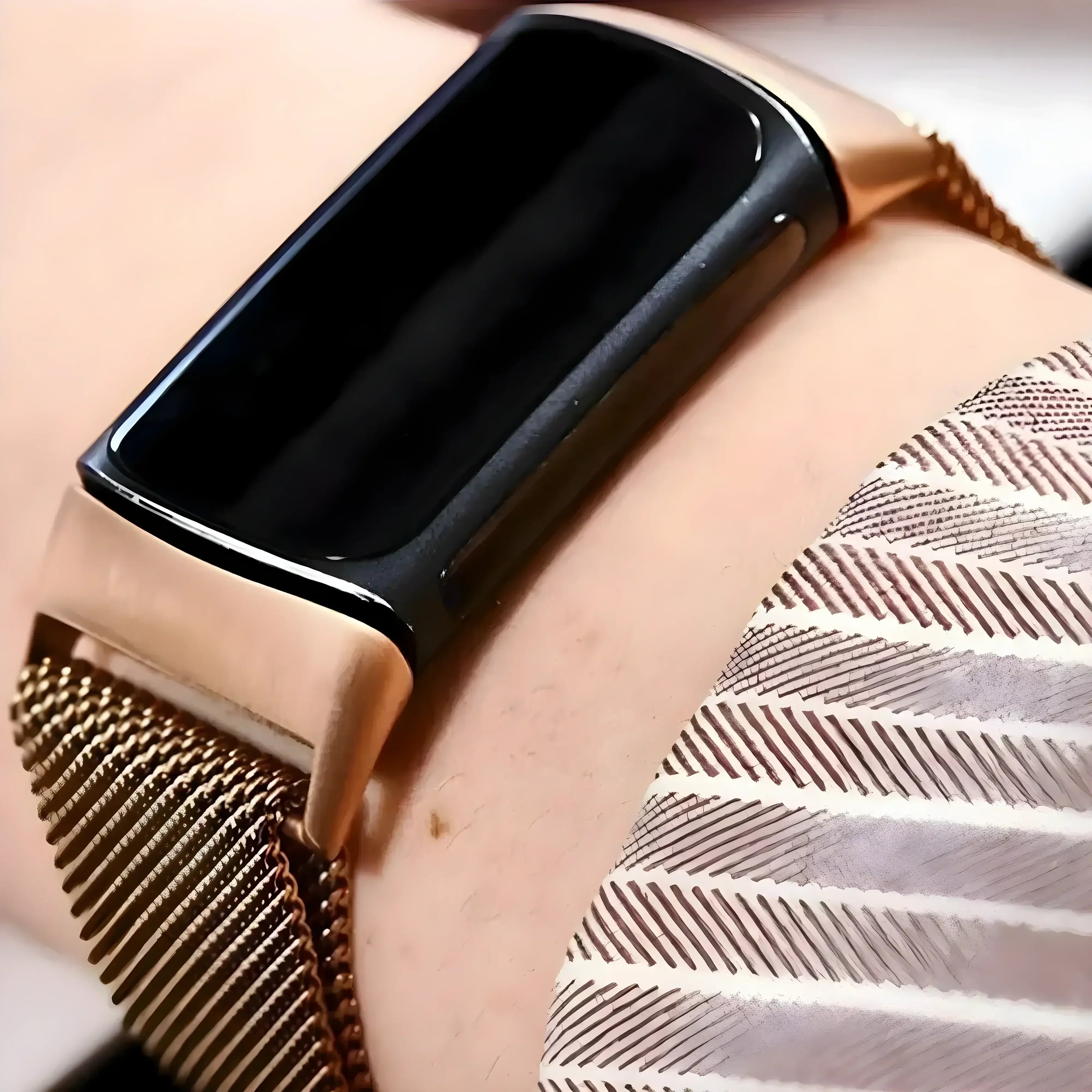 Image of Orivo — Magnetic Milanese — Fitbit Charge 5/6