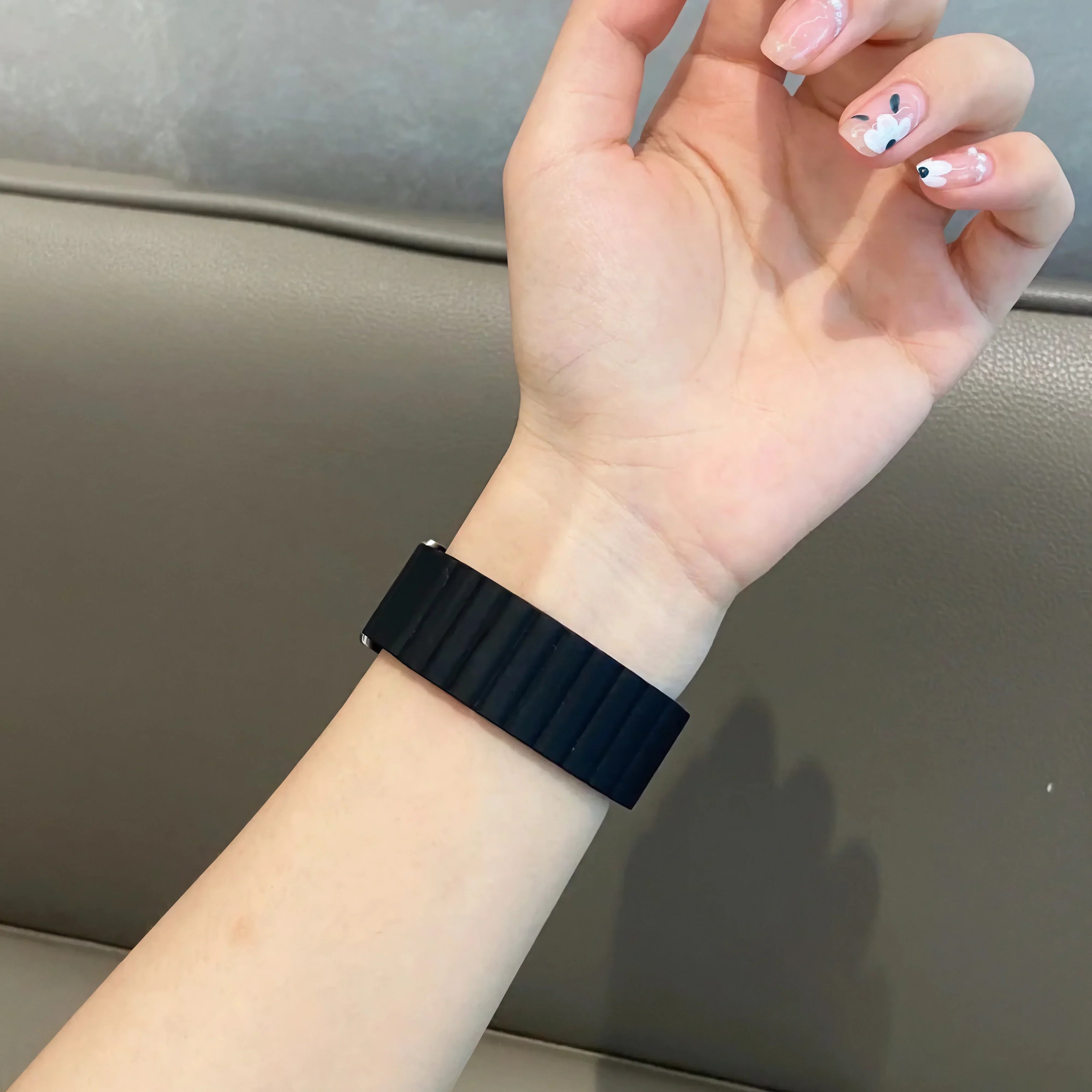 Sorix — Magnetic Loop (Black & Orange) — Galaxy Watch 8 - Nothing but Bands