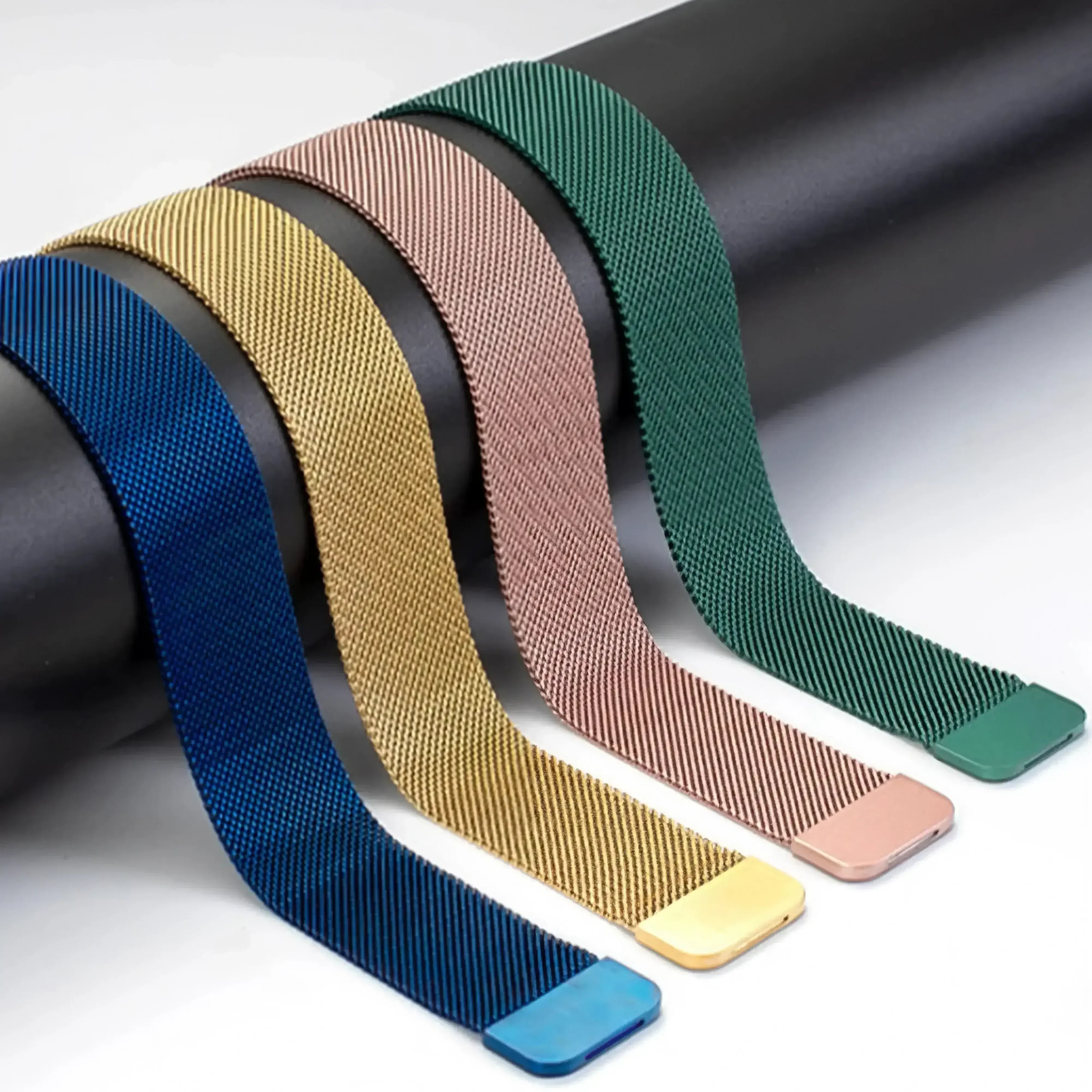 Image of Vayra — Magnetic Milanese — Apple Watch