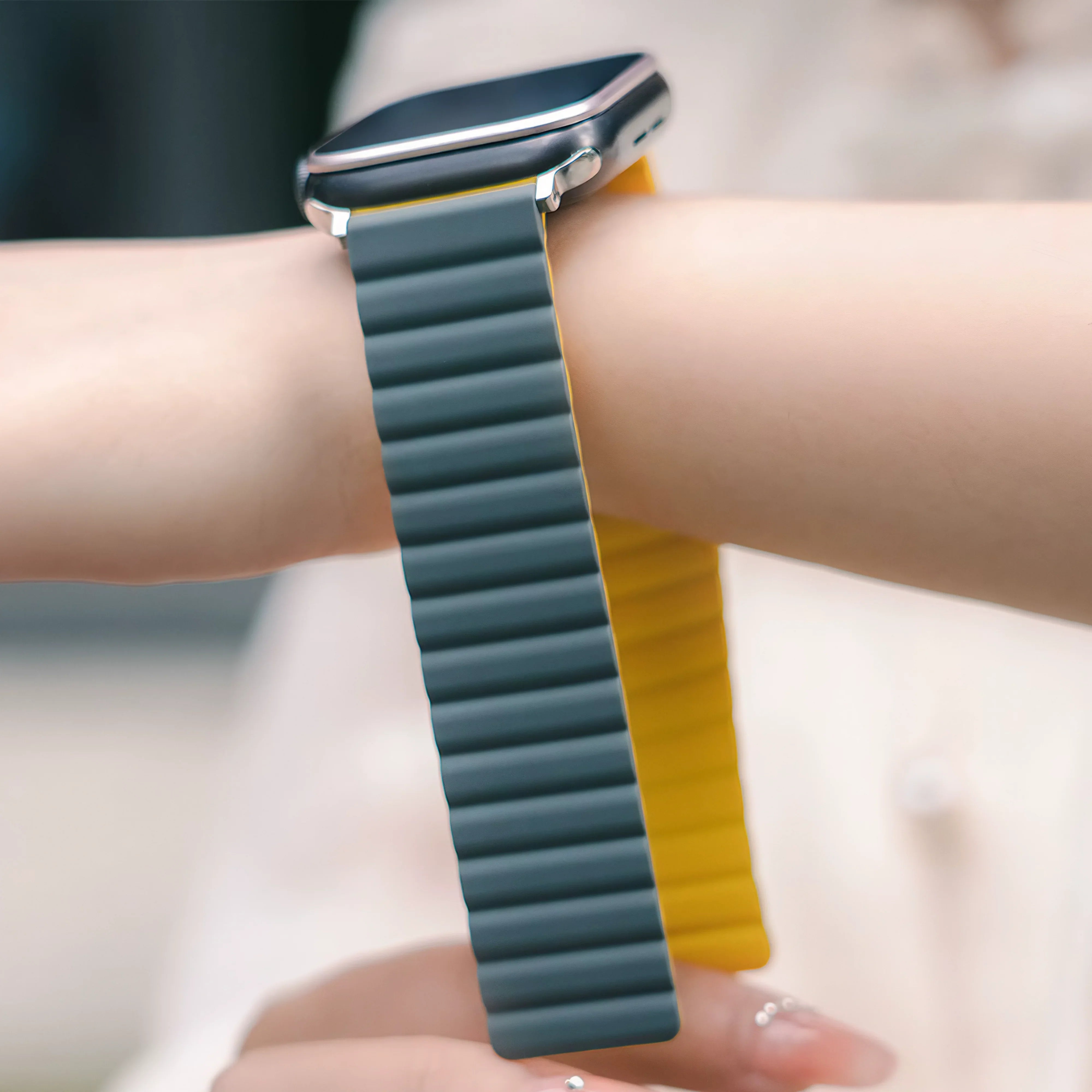 Velin — Magnetic Silicone Band (Black/Orange) — Apple Watch - Nothing but Bands