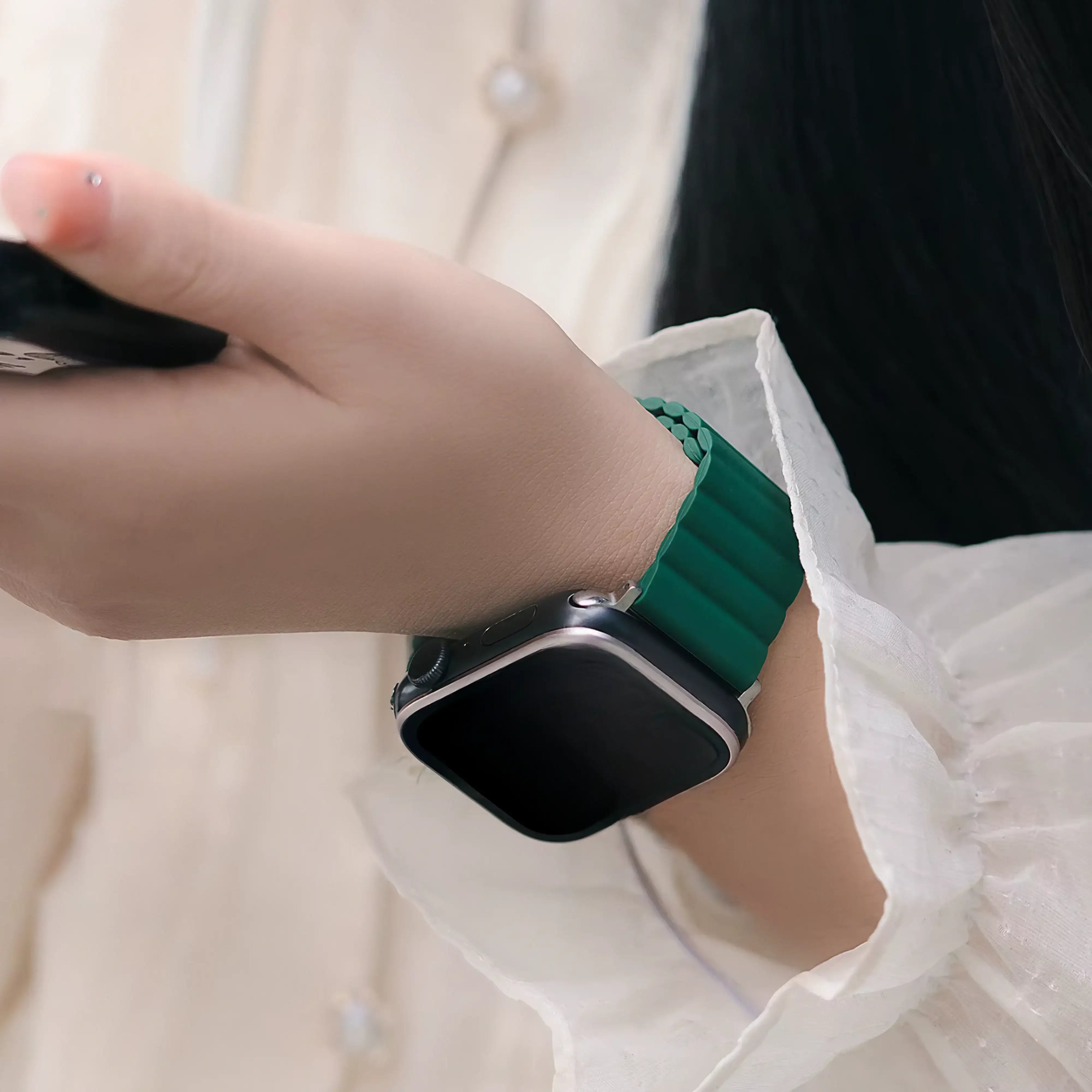 Image of Velin — Magnetic Silicone Band — Apple Watch