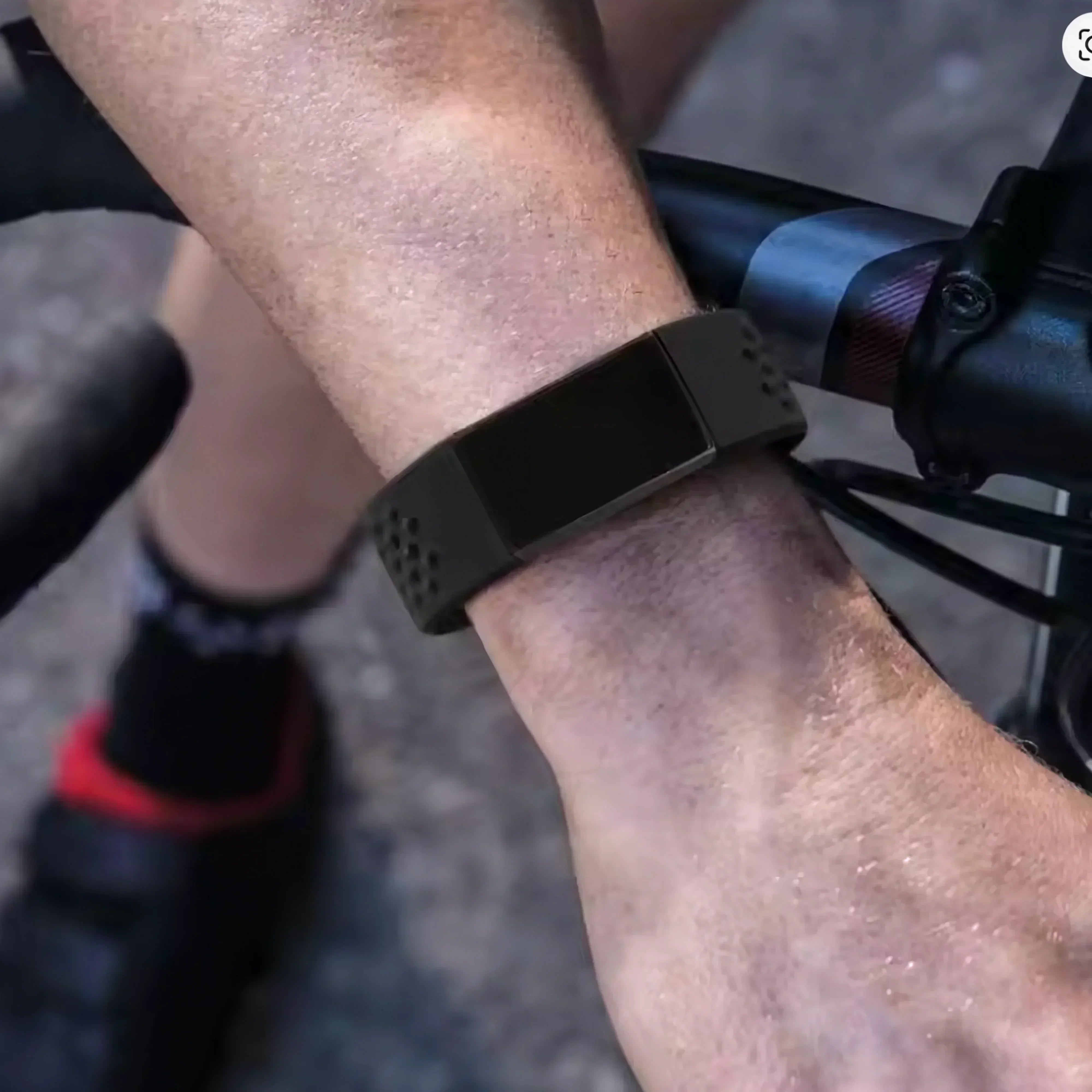 Zera — Silicone Sport Band (Powder Sand) — Fitbit Charge 3/4 - Nothing but Bands